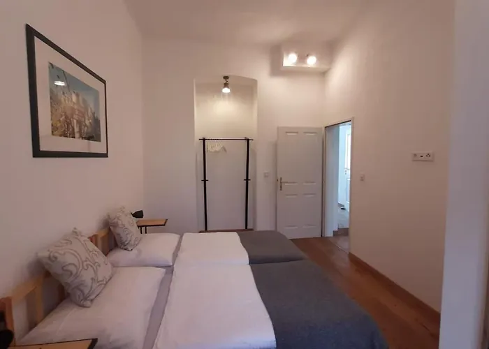 Апартаменти Pia's Gardenview Відень